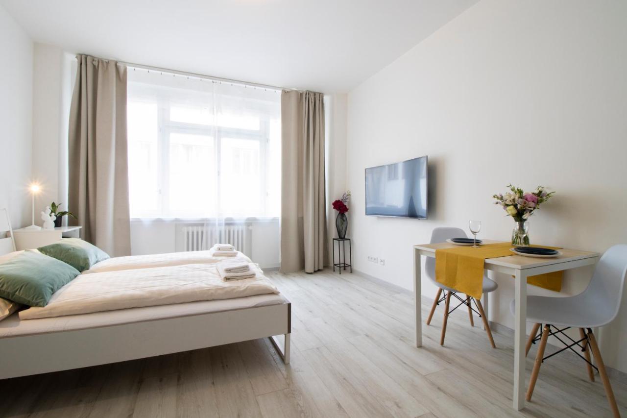 Prague Apartments Екстер'єр фото