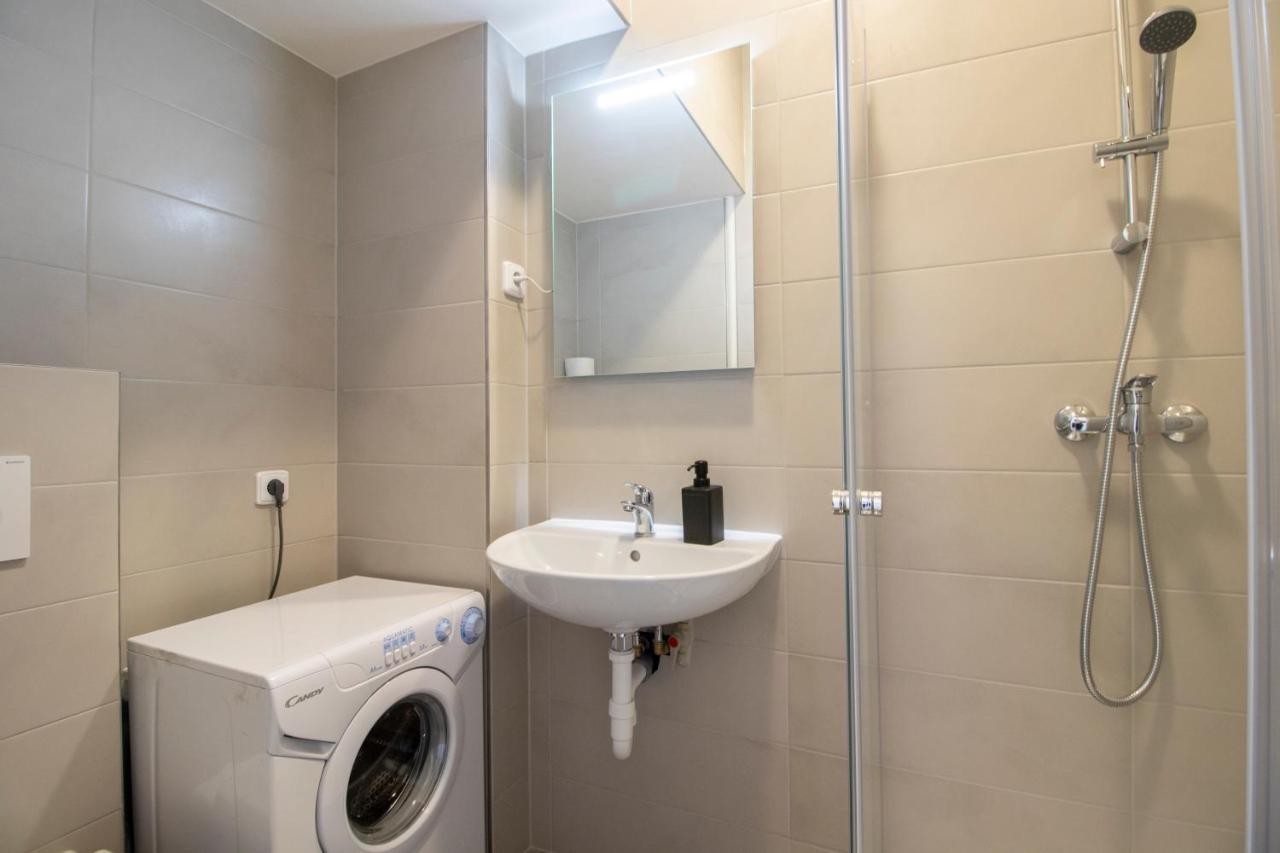 Prague Apartments Екстер'єр фото