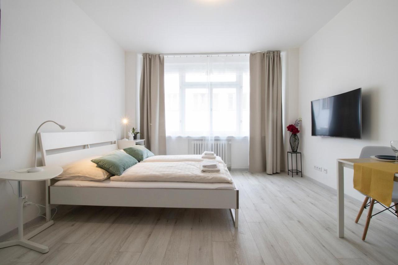 Prague Apartments Екстер'єр фото
